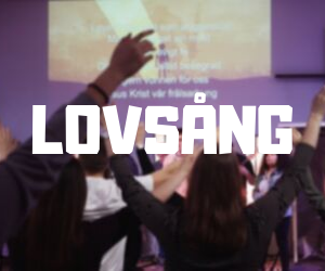 bild på personer som sjunger